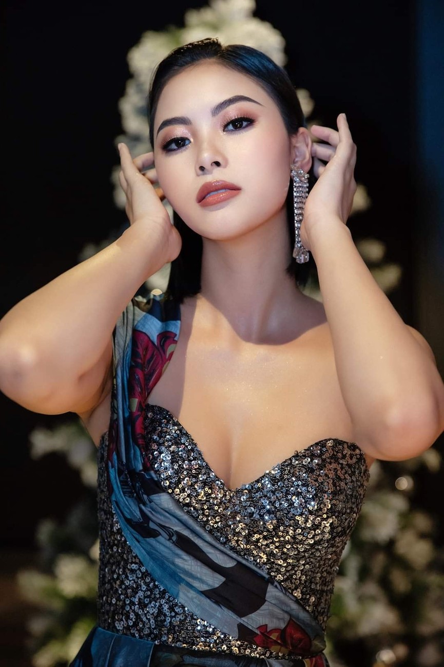 Gu thời trang 'thăng hạng' đầy nóng bỏng của Người đẹp Biển Đào Thị Hà - ảnh 11
