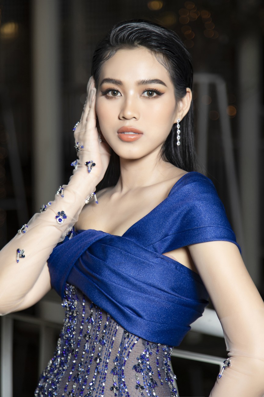 Top 3 Hoa hậu Việt Nam 2020 mặc váy cắt xẻ gợi cảm, đọ sắc Lương Thuỳ Linh-Kiều Loan - ảnh 6