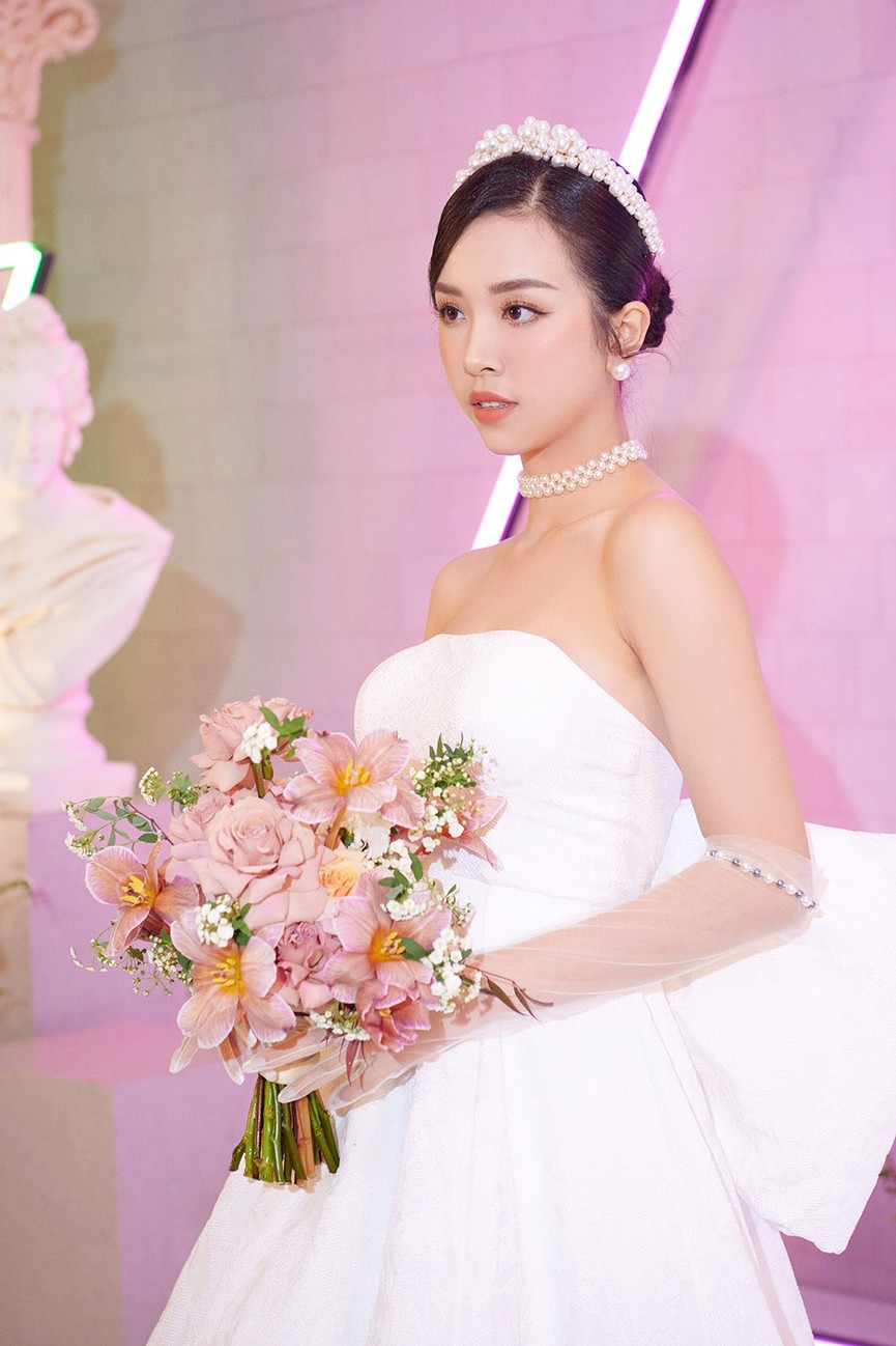 Dàn Hoa hậu, Á hậu đọ sắc vóc nóng bỏng trong đám cưới Á hậu Thuý An - ảnh 3