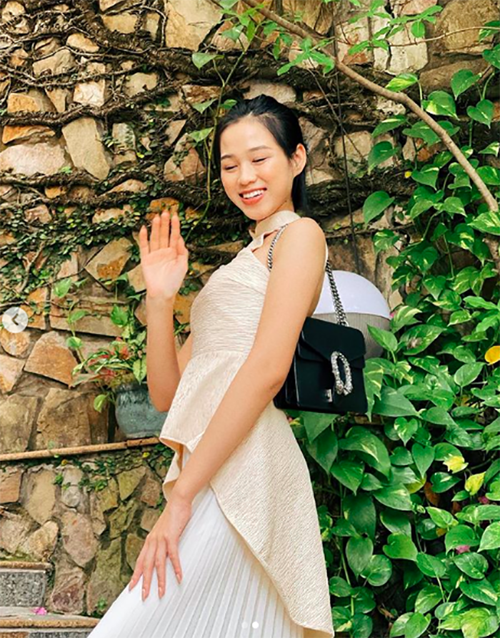 Hoa hậu Đỗ Thị Hà để mặt mộc vẫn đẹp rạng rỡ, H'hen Niê hoá 'nàng Xuân' với áo tứ thân - ảnh 2