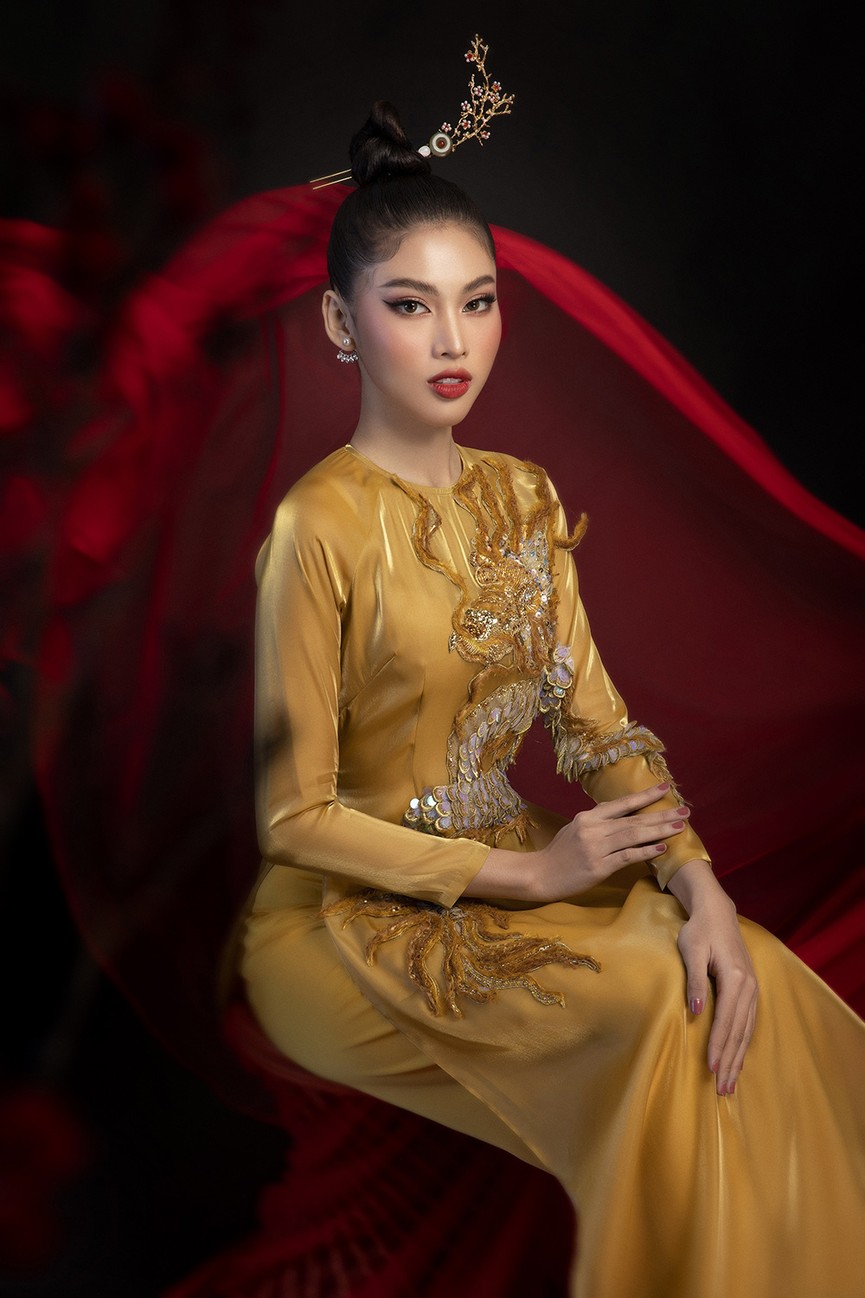 Hoa hậu Đỗ Thị Hà, Á hậu Phương Anh-Ngọc Thảo hóa 'mỹ nhân cổ trang' trong bộ ảnh Tết - ảnh 9