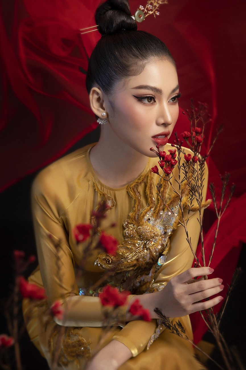Hoa hậu Đỗ Thị Hà, Á hậu Phương Anh-Ngọc Thảo hóa 'mỹ nhân cổ trang' trong bộ ảnh Tết - ảnh 10