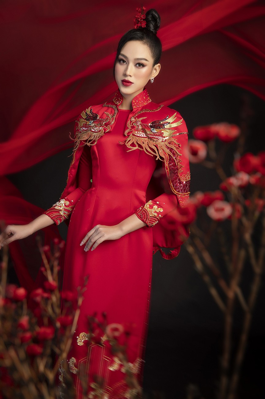 Hoa hậu Đỗ Thị Hà, Á hậu Phương Anh-Ngọc Thảo hóa 'mỹ nhân cổ trang' trong bộ ảnh Tết - ảnh 2