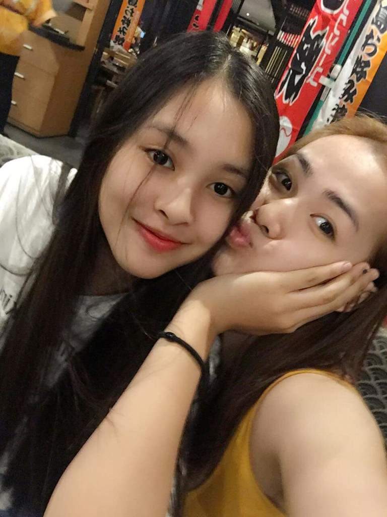 Bố của tân hoa hậu kể chuyện con gái túc trực ở bệnh viện - ảnh 4