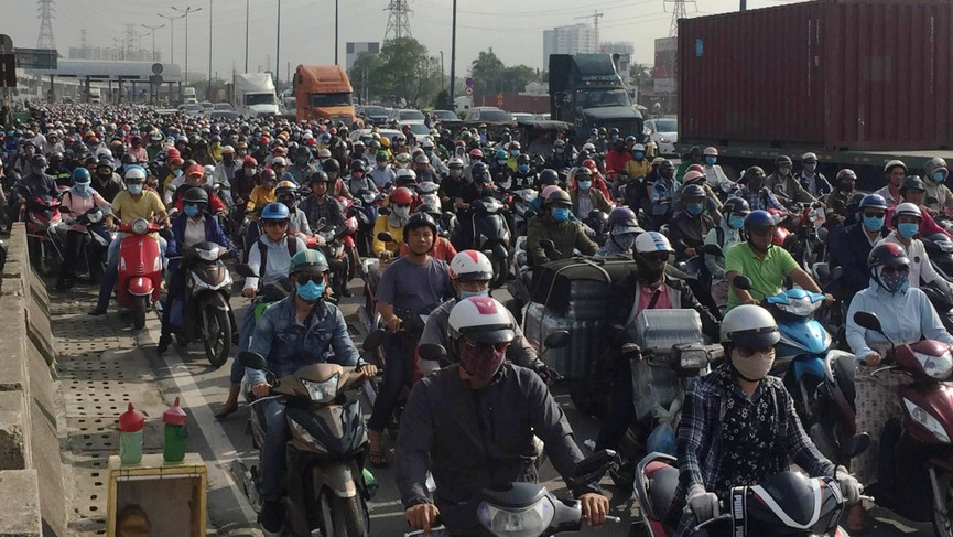 Cửa ngõ Sài Gòn kẹt xe ngày càng nghiêm trọng - ảnh 14
