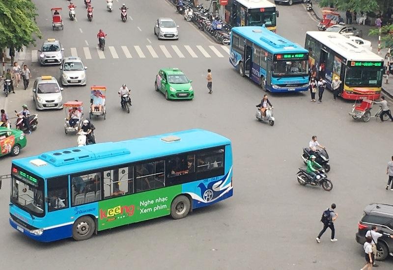 Đề nghị cho xe buýt Hà Nội hoạt động 100% công suất - Ảnh 1.
