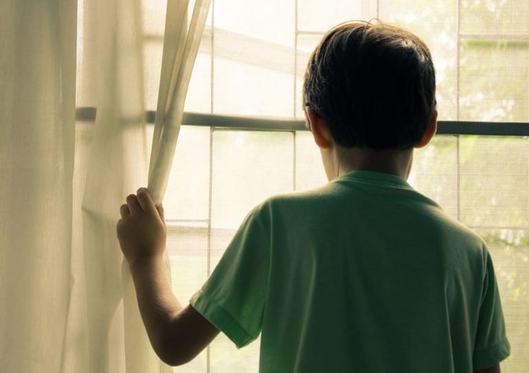 Tỷ lệ trẻ tổn thương sức khỏe tâm thần tăng nhanh trong đại dịch Covid-19 nhưng nhiều bậc cha mẹ không để tâm (Ảnh minh họa: Shutterstock). 
