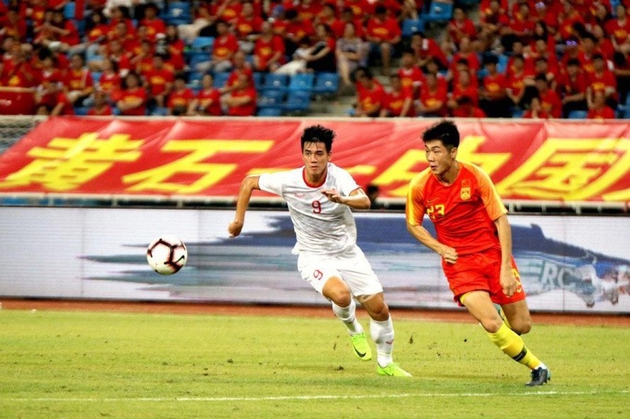 ĐT Trung Quốc bị AI đánh giá là 'yếu ngang ngửa Việt Nam'