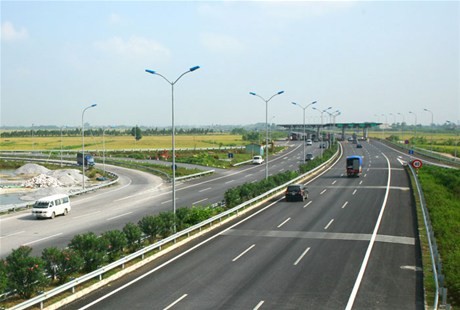 Dự kiến giai đoạn tới năm 2030 sẽ ưu tiên vốn đầu tư các tuyến đường bộ cao tốc, với quốc lộ chỉ nâng cấp đường hiện có.