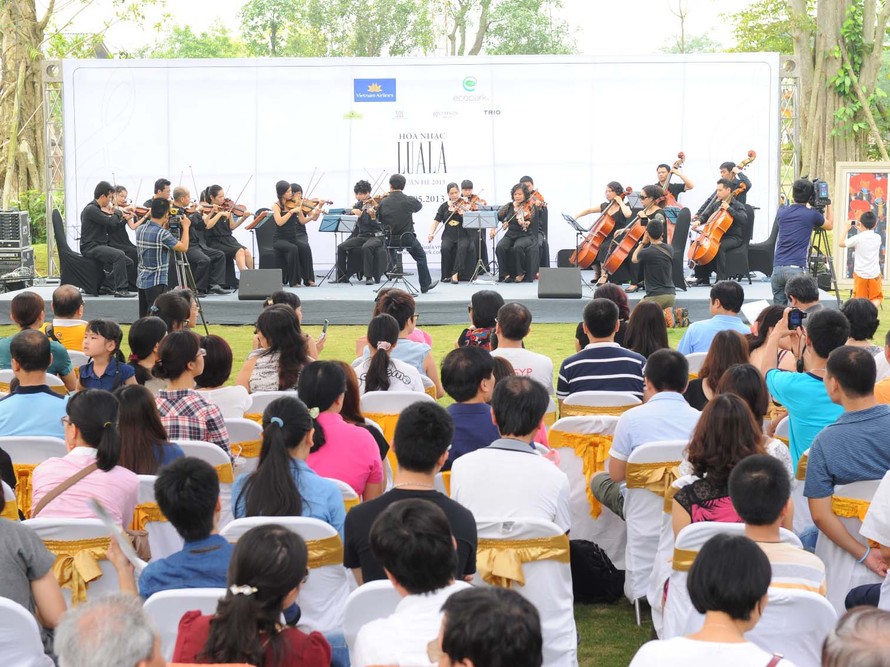 Hòa nhạc Luala ở Ecopark: Không 'sao' vẫn hút khán giả