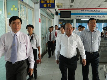 Phó Thủ tướng Nguyễn Xuân Phúc làm việc tại Ga Sài Gòn
