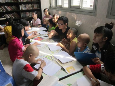 Lớp học 'trọc đầu' giữa Sài Gòn