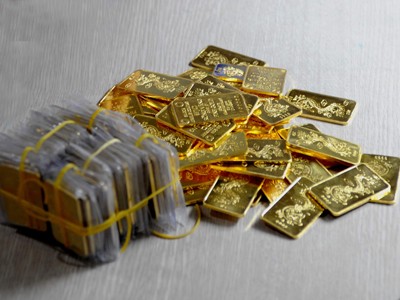 Đấu thầu 26.000 lượng vàng miếng: Bình ổn ngược?