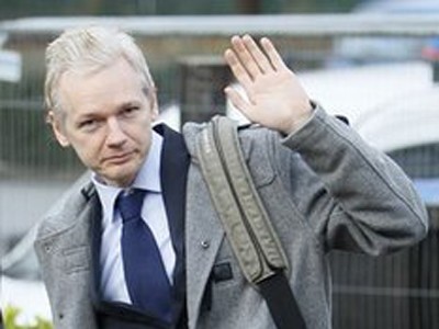Chủ bút WikiLeaks lại hầu tòa