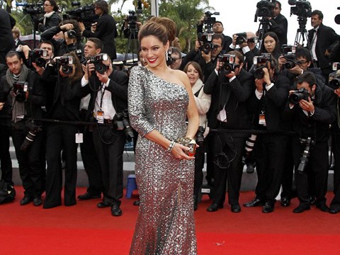 'Biểu tượng sexy' Kelly Brook lộng lẫy tại Cannes