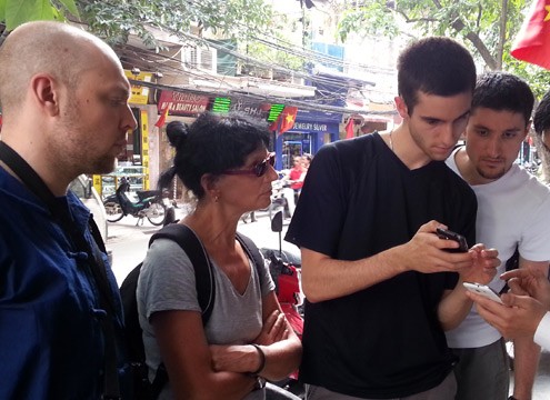 Điều tra việc 3 du khách Pháp bị đe dọa tính mạng ở phố cổ Hà Nội