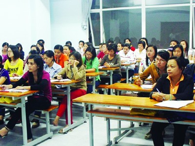 Sinh viên lớp học tại chức Viện ĐH Mở Hà Nội - trung tâm đặt tại Đà Nẵng (đường Nguyễn Tất Thành) khó có “cửa” vào cơ quan nhà nước tại Đà Nẵng?