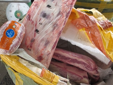 Phát hiện 'tổng kho' thịt bò Úc, Canada quá đát