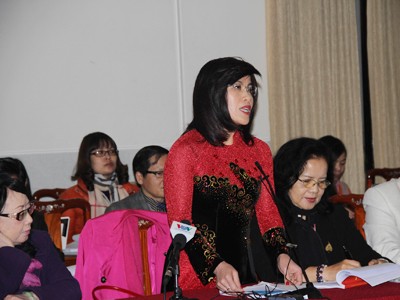 Bà Phan Bích Thiện đóng góp ý kiến tại Hội nghị Ảnh: MH