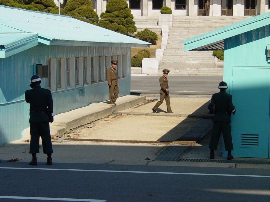 Lính canh tại khu phi quân sự Nam Bắc Triều Tiên