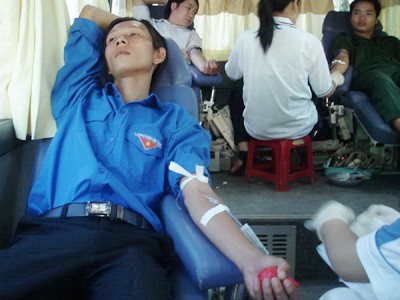 Đoàn viên thanh niên Huế hưởng ứng hiến máu tình nguyện