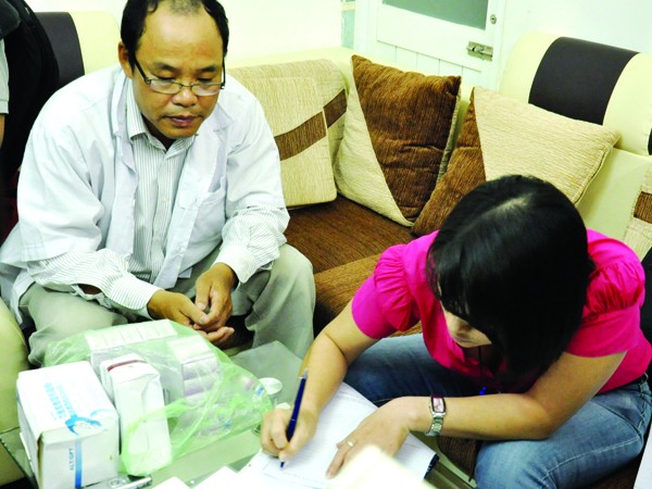 Bác sĩ “chui” người Trung Quốc ở TPHCM