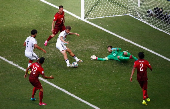 Muller có hattrick vào lưới Bồ Đào Nha