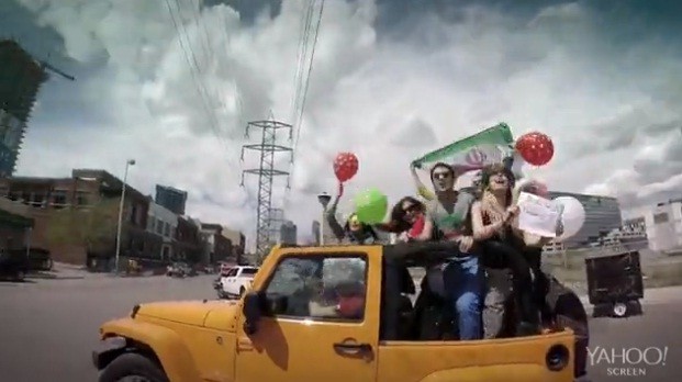 CĐV Iran ăn mừng trong clip