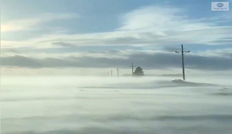 Sương mù đặc, chạy xe như lướt trên mây