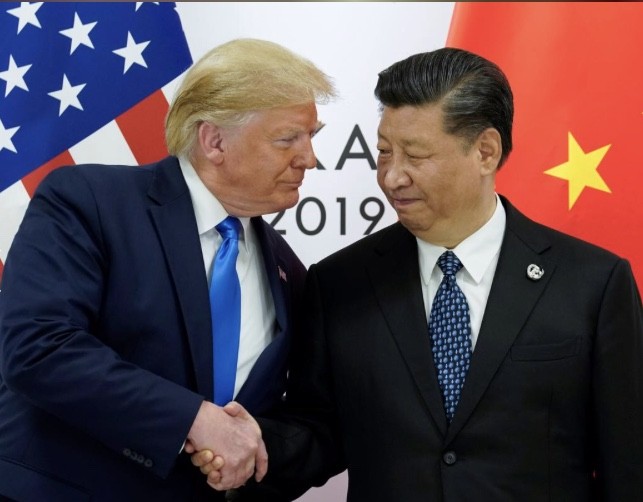 Tổng thống Mỹ Donald Trump và Chủ tịch Trung Quốc Tập Cận Bình tại cuộc gặp bên lề thượng đỉnh G20 ở Osaka. (Ảnh: Reuters)