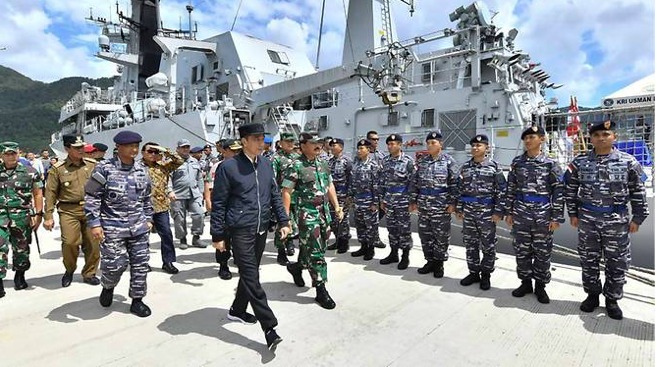 Tổng thống Indonesia Joko Widodo ra thăm đảo Natuna ngày 8/1