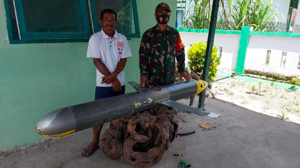 Thiết bị của Trung Quốc bị vớt ở vùng biển Indonesia. (Ảnh: Detik News)