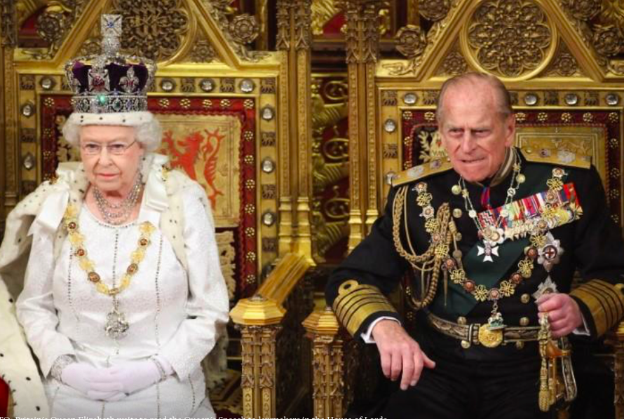 Nữ hoàng Anh Elizabeth và Phu quân Philip năm 2012. (Ảnh: Reuters) 