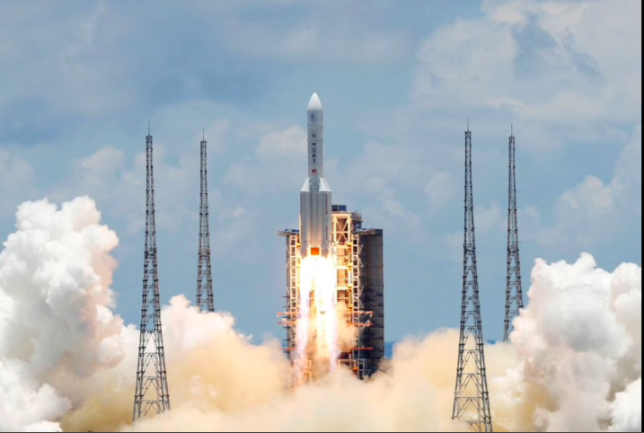 Tên lửa Trường Chinh 5 đưa tàu vũ trụ Thiên Vấn-1 lên vũ trụ vào ngày 23/7/2020. (Ảnh: Reuters)