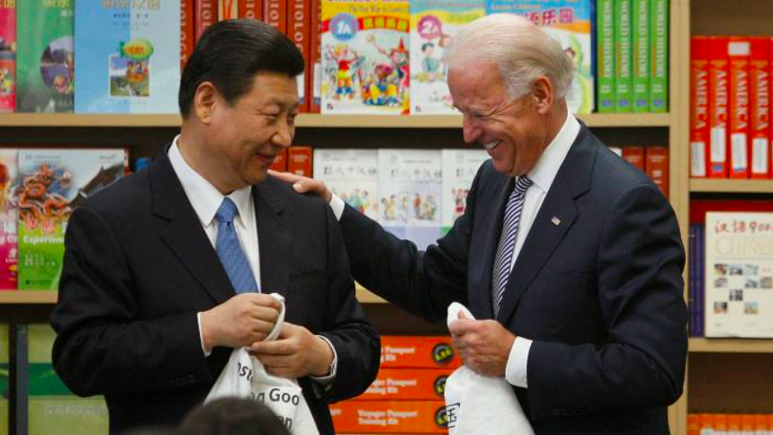 Ông Tập Cận Bình và ông Joe Biden trong một dịp gặp năm 2012. (Ảnh: Reuters)