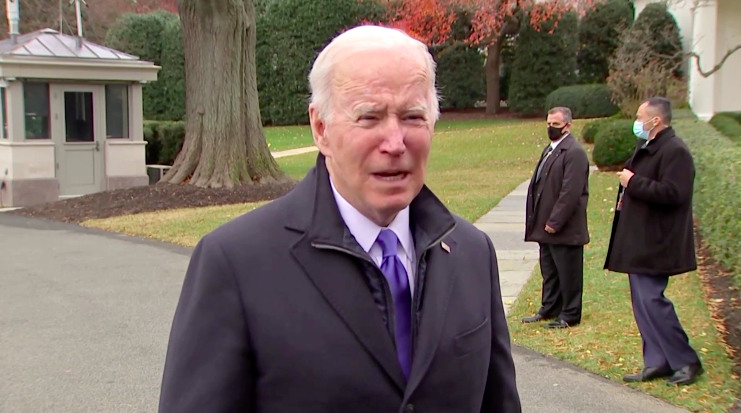 Tổng thống Mỹ Joe Biden phát biểu với báo chí ngày 8/12