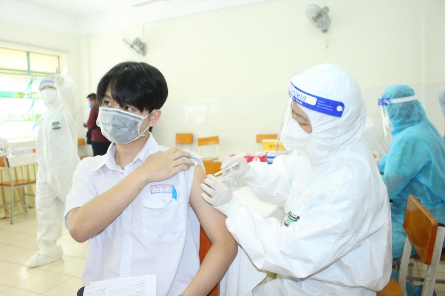 Nhiều địa phương tại TPHCM tiêm xong 2 mũi vắc xin ngừa COVID-19