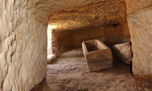 Một ngôi mộ mới tìm thấy trong quần thể mộ cổ đại Gebel el Silsila bên bờ sông Nile. Ảnh: Dự án Gebel el Silsila.