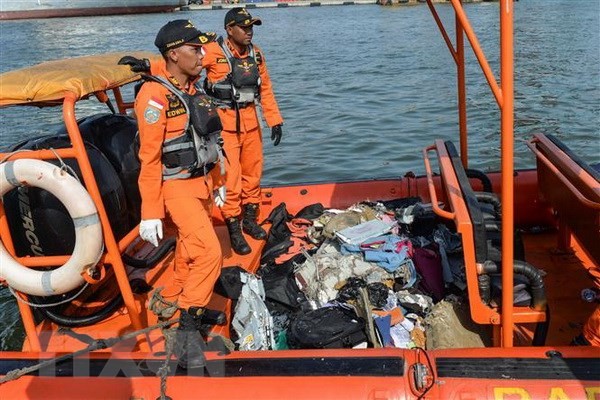 Công tác tìm kiếm cứu nạn chiếc máy bay Lion Air JT 610 đã được Indonesia duy trì liên tục suốt đêm theo lệnh của Tổng thống Jokowi. (Nguồn: THX/TTXVN)