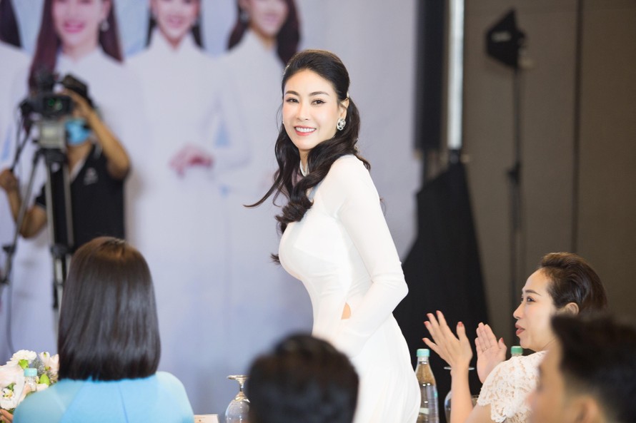 Hoa hậu Hà Kiều Anh đồng hành cùng CLB 'Suối mát từ tâm'