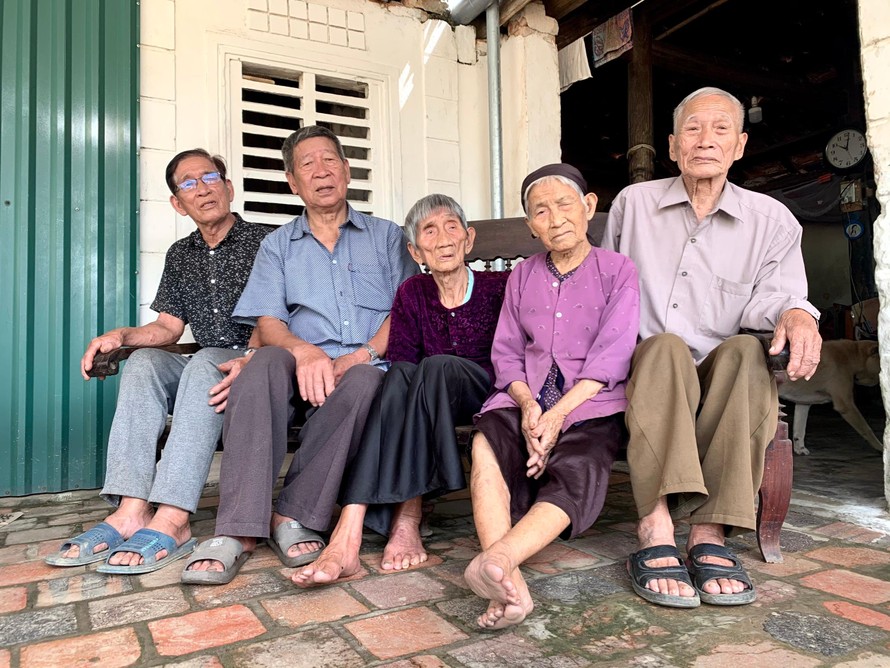 Bí quyết sống khoẻ của 5 chị em ruột tuổi trung bình hơn 90 ở Hà Tĩnh