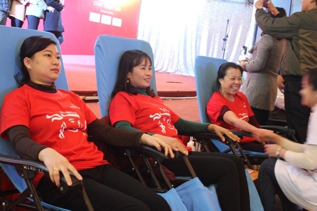 Lãnh đạo tỉnh Nghệ An hiến máu trong ngày hội Chủ nhật đỏ