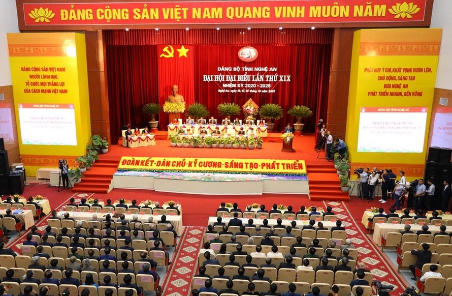 Thủ tướng Nguyễn Xuân Phúc dự khai mạc Đại hội Đảng bộ tỉnh Nghệ An