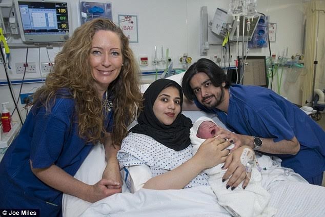 Moaza Al Matrooshi, 24 tuổi, trở thành người phụ nữ đầu tiên trên thế giới có thể sinh con sau khi làm đông và cấy ghép lại một phần buồng trứng vốn bị cắt bỏ từ khi cô còn nhỏ