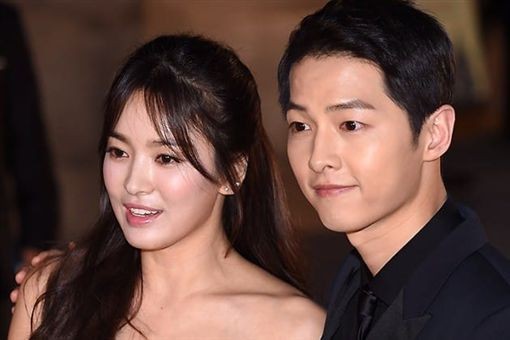 Hé lộ về đám cưới và nơi trăng mật của vợ chồng Song Hye Kyo