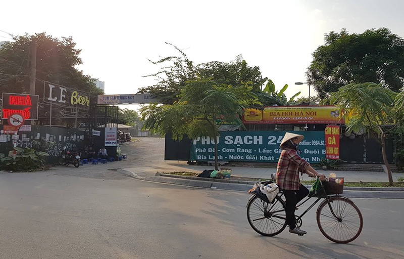 Hà Nội: La liệt bãi đỗ xe '5 không' trên đất dự án