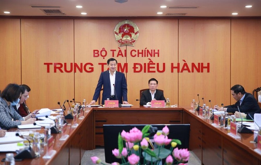 Phó Thủ tướng Lê Minh Khái và đoàn kiểm tra làm việc với Bộ Tài chính.