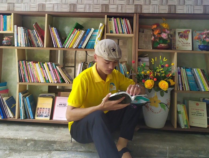 Tủ sách cộng đồng của hai sinh viên Phú Yên