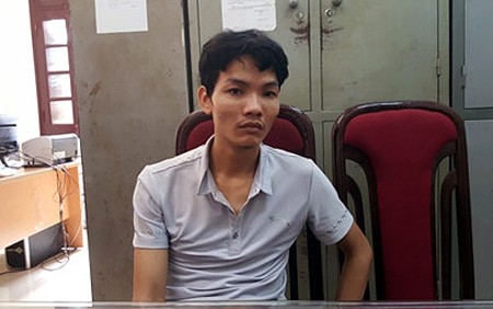 Hà Nội: Gí dao vào cổ cướp tài sản của gái bán dâm
