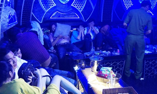Nhiều nam nữ được phát hiện dương tính ma túy trong quán karaoke